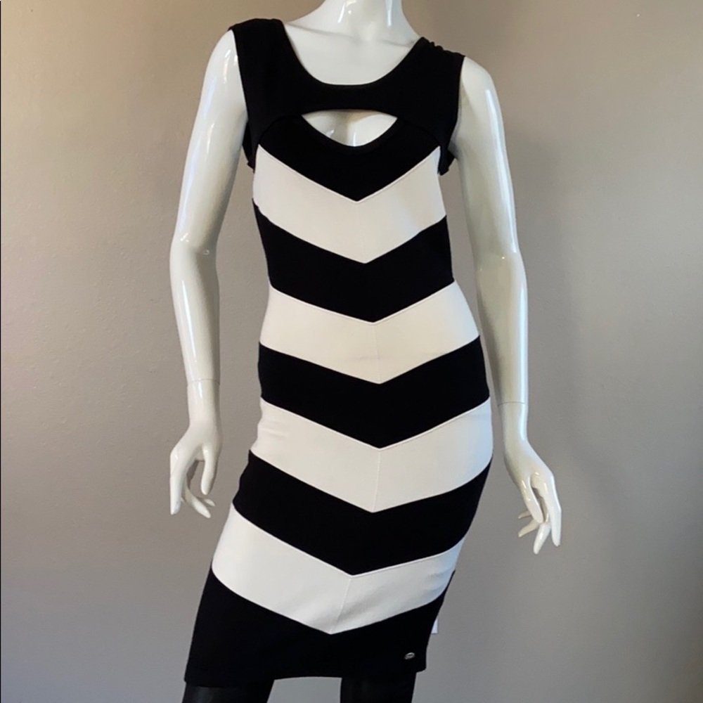 NWOT Guess Black and White Chevron Sweater Dress